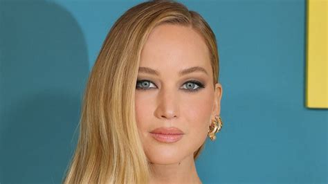 jennifer lawrence. naked|Jennifer Lawrence shocks fans by getting completely naked in。